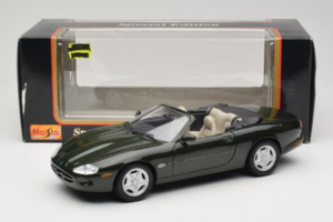 Jaguar XK8 Green Metallic Light Grey Interior Maisto 1:18 31836 Diecast — photo 8 of 8