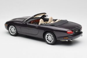 Jaguar XKR X100 Cabriolet Grey Maisto 1:18 50331 Diecast — photo 7 of 8