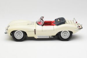 Jaguar XKSS Cream AUTOart 1:18 73512 Diecast — photo 4 of 8