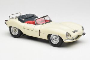 Jaguar XKSS Cream AUTOart 1:18 73512 Diecast — photo 6 of 8
