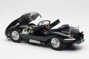 Jaguar XKSS Steve McQueen Personal Car AUTOart 1:18 73526 Diecast — photo 5 of 8