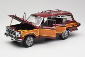 Jeep Grand Wagoneer Classic Red AUTOart 1:18 74002 Diecast — photo 2 of 8