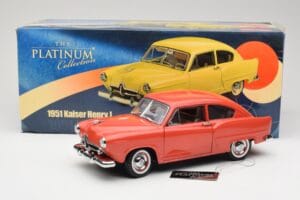 Kaiser Henry J Red Sun Star 1:18 5092 Diecast — photo 8 of 8