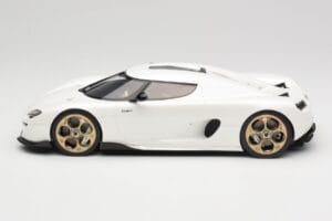 Koenigsegg CC850 Crystal White GT Spirit 1:18 GT903 Resin — photo 3 of 6