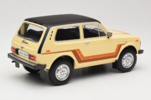 Lada Niva 2121 California Beige MCG 1:18 MCG18004 Diecast — photo 2 of 6
