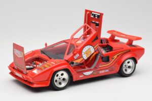 Lamborghini Countach Red Bburago 1:18 3047 Diecast — photo 2 of 8