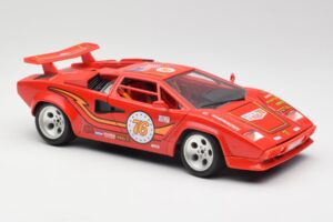 Lamborghini Countach Red Bburago 1:18 3047 Diecast — photo 6 of 8