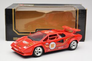 Lamborghini Countach Red Bburago 1:18 3047 Diecast — photo 8 of 8