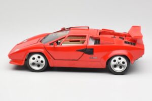 Lamborghini Countach Red Bburago 1:18 3047-M1 Diecast — photo 4 of 8