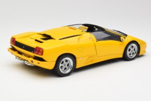 Lamborghini Diablo Roadster Yellow AUTOart 1:18 70092 Diecast — photo 3 of 8