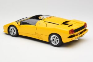 Lamborghini Diablo Roadster Yellow AUTOart 1:18 70092 Diecast — photo 7 of 8