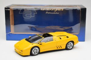 Lamborghini Diablo Roadster Yellow AUTOart 1:18 70092 Diecast — photo 8 of 8