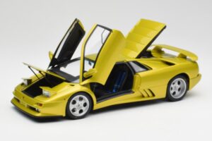 Lamborghini Diablo SE30 Anniversary Edition Yellow Spyder AUTOart 1:18 79157 Diecast — photo 2 of 8