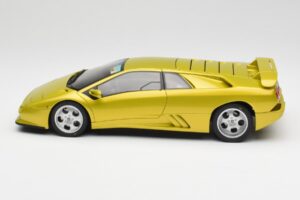 Lamborghini Diablo SE30 Anniversary Edition Yellow Spyder AUTOart 1:18 79157 Diecast — photo 4 of 8