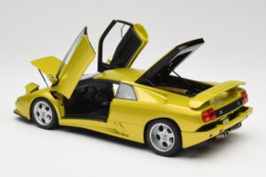 Lamborghini Diablo SE30 Anniversary Edition Yellow Spyder AUTOart 1:18 79157 Diecast — photo 5 of 8