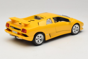 Lamborghini Diablo Yellow Bburago 1:18 3041-M2 Diecast — photo 3 of 8