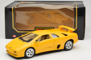 Lamborghini Diablo Yellow Bburago 1:18 3041-M2 Diecast — photo 8 of 8