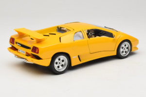 Lamborghini Diablo Yellow Bburago 1:18 3041 Diecast — photo 3 of 8