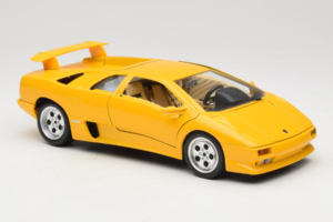 Lamborghini Diablo Yellow Bburago 1:18 3041 Diecast — photo 6 of 8