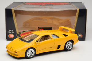 Lamborghini Diablo Yellow Bburago 1:18 3041 Diecast — photo 8 of 8