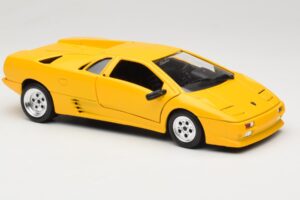 Lamborghini Diablo Yellow Tonka 1:18 09035 Diecast — photo 6 of 8