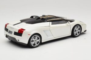 Lamborghini Gallardo Concept White Mondo Motors 1:18 146432 Diecast — photo 3 of 8