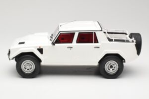 Lamborghini LM002 White Kyosho 1:18 GTS18508W Resin — photo 3 of 6