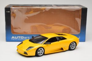 Lamborghini Murcielago LP640 Giallo Orion AUTOart 1:18 74511 Diecast — photo 8 of 8