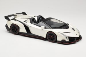 Lamborghini Veneno Roadster White With Red Line Kyosho 1:18 C09502W Diecast — photo 4 of 6