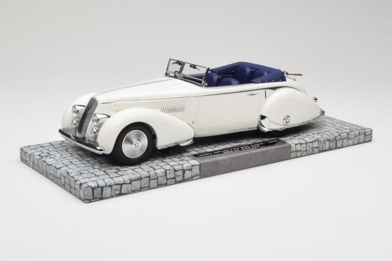 Lancia Astura Tipo 233 Corto White Minichamps 1:18 107125330 Resin