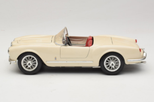 Lancia Aurelia B24 Spider Beige Bburago 1:18 3010-M2 Diecast — photo 4 of 8