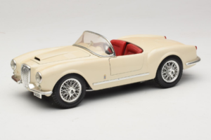 Lancia Aurelia B24 Spider Beige Bburago 1:18 3010-M2 Diecast