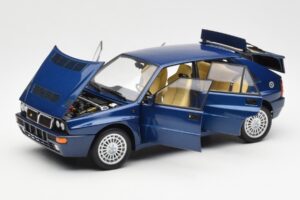 Lancia Delta HF Integrale Evo II Blue Kyosho 1:18 08341BL Diecast — photo 2 of 8