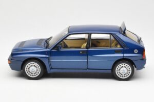 Lancia Delta HF Integrale Evo II Blue Kyosho 1:18 08341BL Diecast — photo 4 of 8