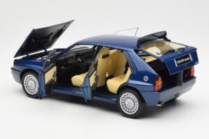 Lancia Delta HF Integrale Evo II Blue Kyosho 1:18 08341BL Diecast — photo 5 of 8