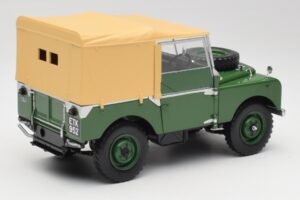 Land Rover 88 Series I Bronze Green Minichamps 1:18 150168906 Diecast — photo 3 of 8