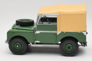 Land Rover 88 Series I Bronze Green Minichamps 1:18 150168906 Diecast — photo 4 of 8