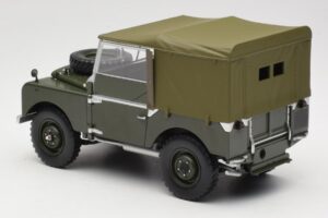 Land Rover 88 Series I Matt Green Minichamps 1:18 150168909 Diecast — photo 7 of 8