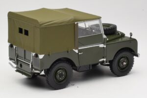 Land Rover 88 Series I Matt Green Minichamps 1:18 150168909 Diecast — photo 3 of 8