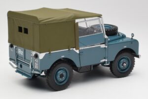 Land Rover 88 Series I Light Blue Minichamps 1:18 150168907 Diecast — photo 3 of 8
