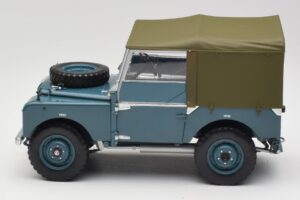 Land Rover 88 Series I Light Blue Minichamps 1:18 150168907 Diecast — photo 4 of 8