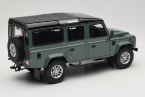 Land Rover Defender Station Wagon Keswick Green GT Spirit 1:18 GT527 Resin — photo 2 of 6