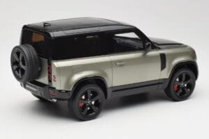 Land Rover Defender 90 HSE P400 L663 Pangea Green Metallic GT Spirit 1:18 GT517 Resin — photo 2 of 6
