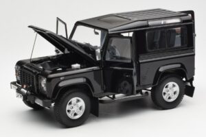 Land Rover Defender 90 Santorini Black Metallic Kyosho 1:18 08901BK Diecast — photo 2 of 8