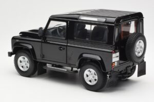 Land Rover Defender 90 Santorini Black Metallic Kyosho 1:18 08901BK Diecast — photo 7 of 8