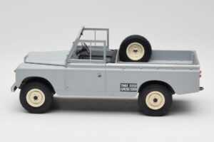 Land Rover Series II 109 Pickup Grey MCG 1:18 MCG18092 Diecast — photo 3 of 6