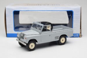 Land Rover Series II 109 Pickup Grey MCG 1:18 MCG18092 Diecast — photo 6 of 6