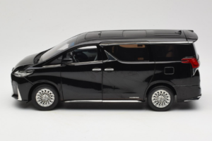 Lexus LM300h Black Kyosho 1:18 08963BK Diecast — photo 4 of 8
