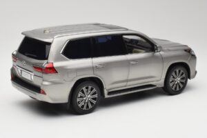 Lexus LX570 Sonic Titanium Kyosho 1:18 08955T Diecast — photo 3 of 8