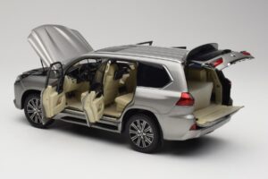Lexus LX570 Sonic Titanium Kyosho 1:18 08955T Diecast — photo 5 of 8